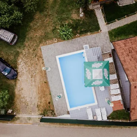 Djedovo Ognjiste 2 *