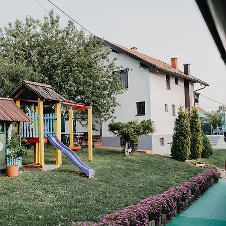 アパート Djedovo Ognjiste 2 *