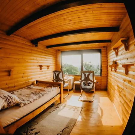 Djedovo Ognjiste 2 アパート