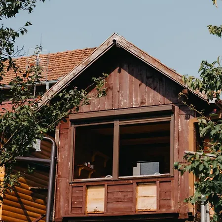 Djedovo Ognjiste 2 アパート *